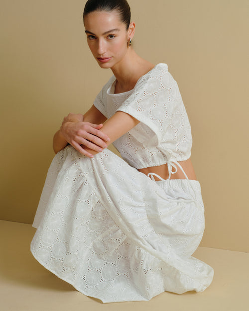 Falda tela bordada Adela Hover