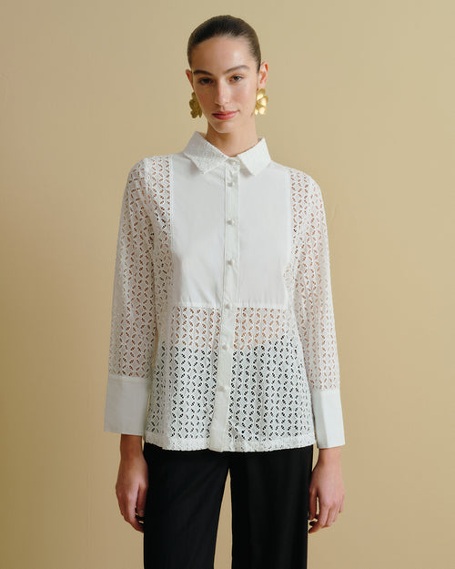 Blusa camisera bordado perforado Noa