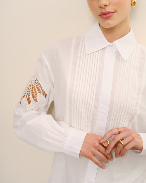 Blusa camisera manga larga con alforzas en pecho Cerdeña Hover