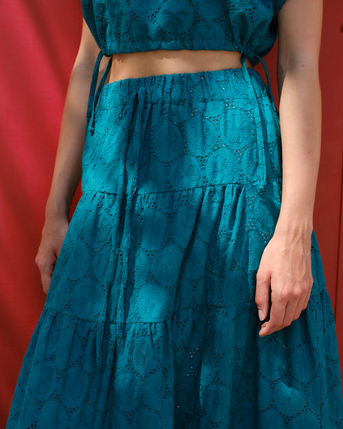 Falda tela bordada Adela Hover