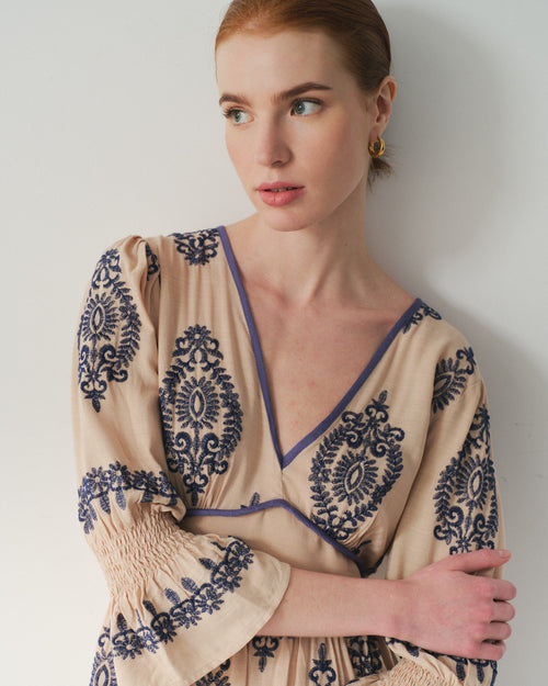 Vestido tela bordado Kalea Hover