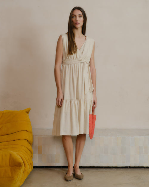 Vestido escote cruzado con lino Beatriz Hover