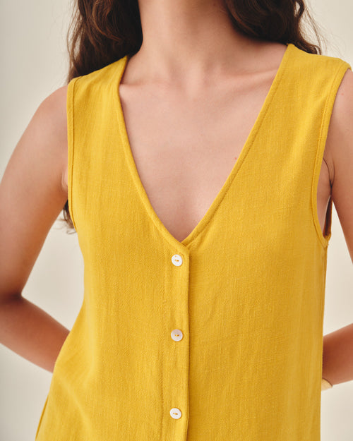 Blusa Clara sin mangas con Botones Hover