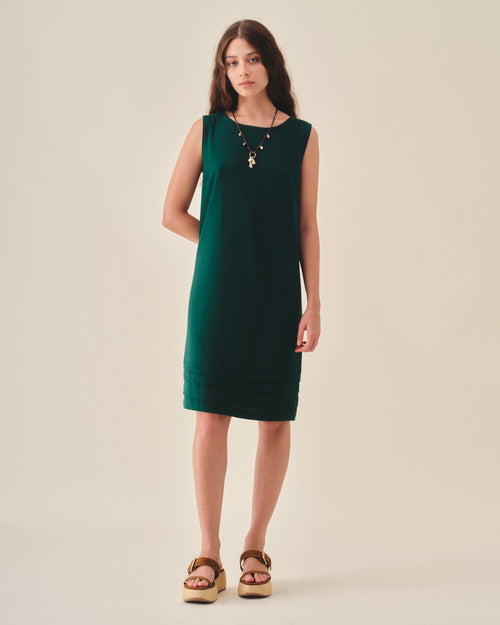 Vestido corto Leonor  con tres tablones en la orilla de bajos