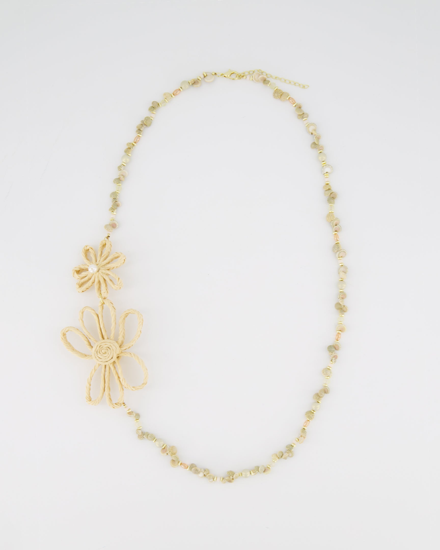 Collar con flores de palma 399