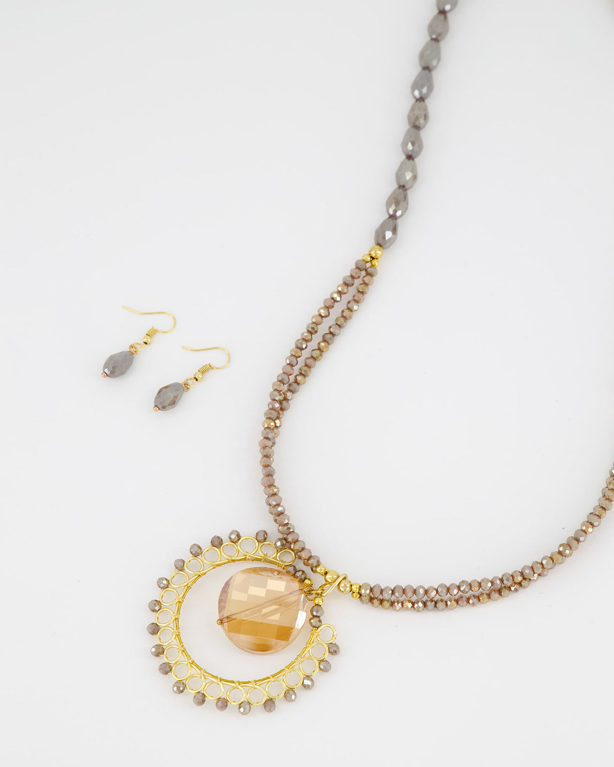 Collar con piedras naturales CA024