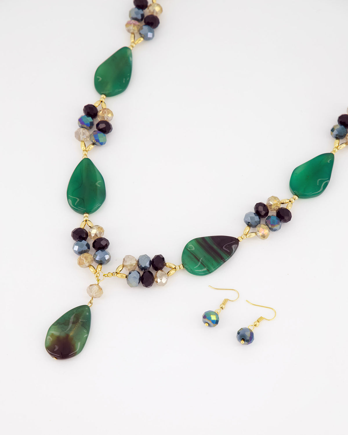 Collar con piedras naturales CA021