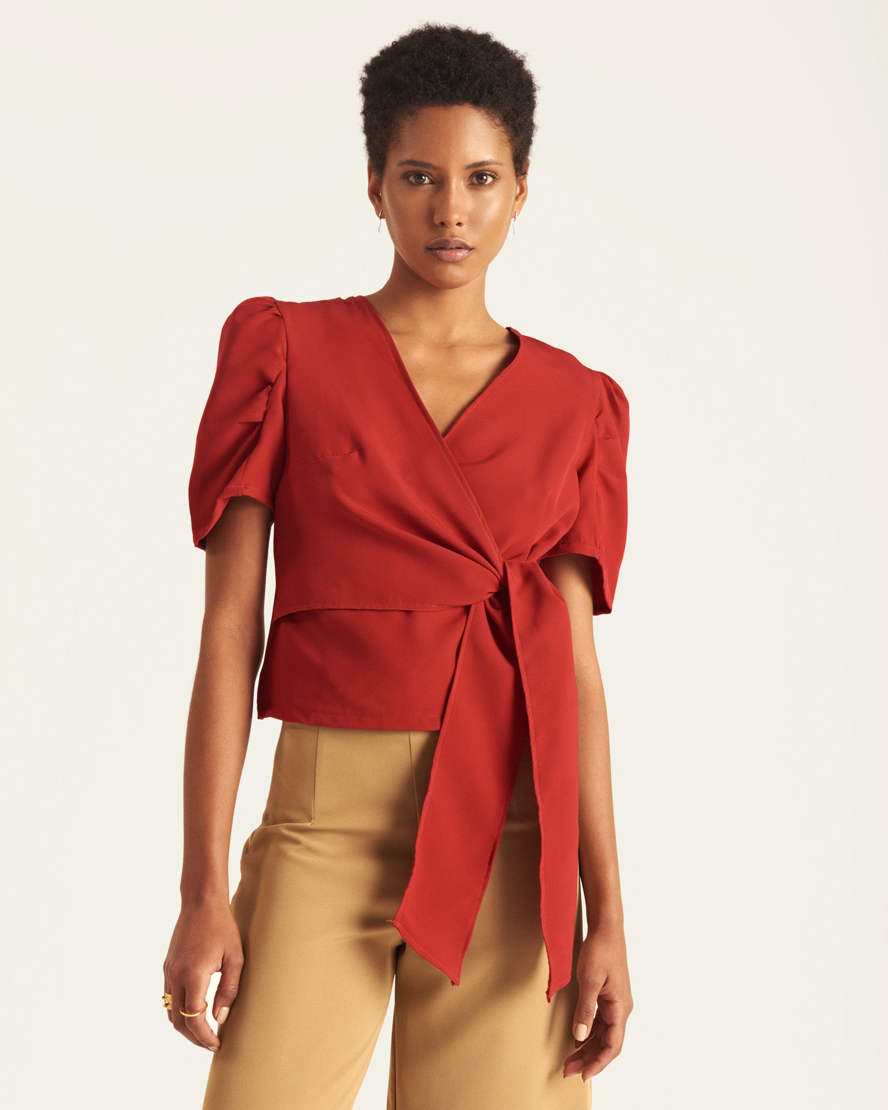 Blusa cruzada con amarre Dolita