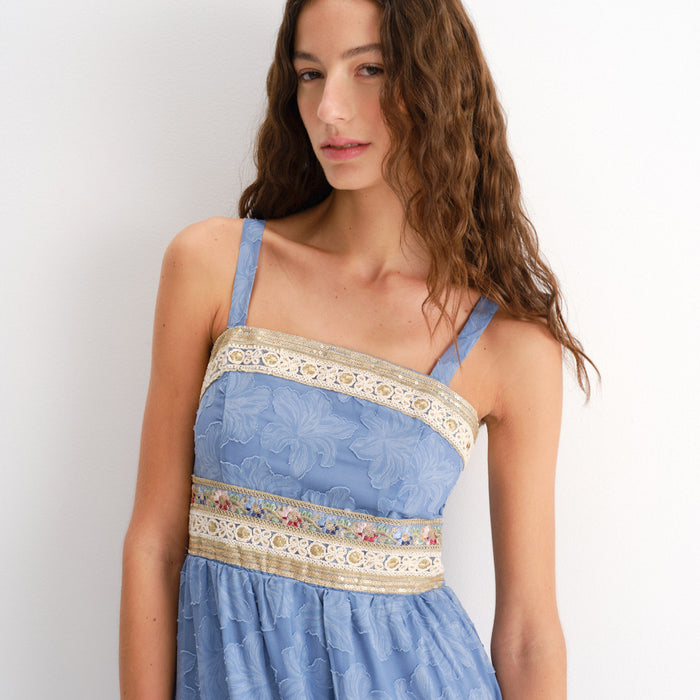Vestido de tirantes con textura de flores Juliette
