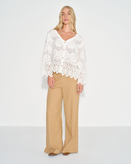 Blusa camisera manga larga acabados en crochet Bari