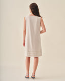 Vestido corto Leonor  con tres tablones en la orilla de bajos