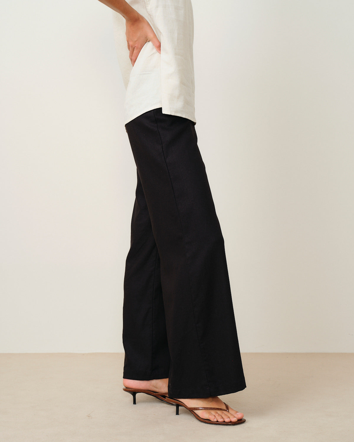 Pantalon con lino corte recto Sahara