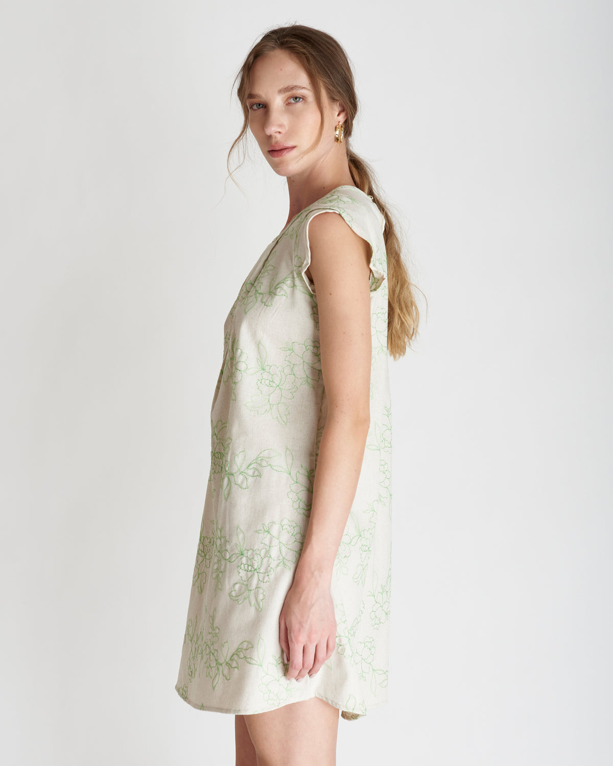 Vestido corto con lino bordado Narcisa